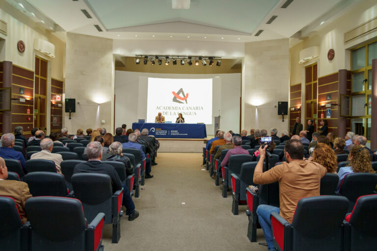 La Academia Canaria de la Lengua recibe a cuatro nuevos miembros colaboradores